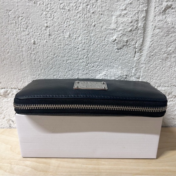 Michael Kors JET SET Zip Around Continental Black Wallet Pebbled Leather EUC - Picture 3 of 11